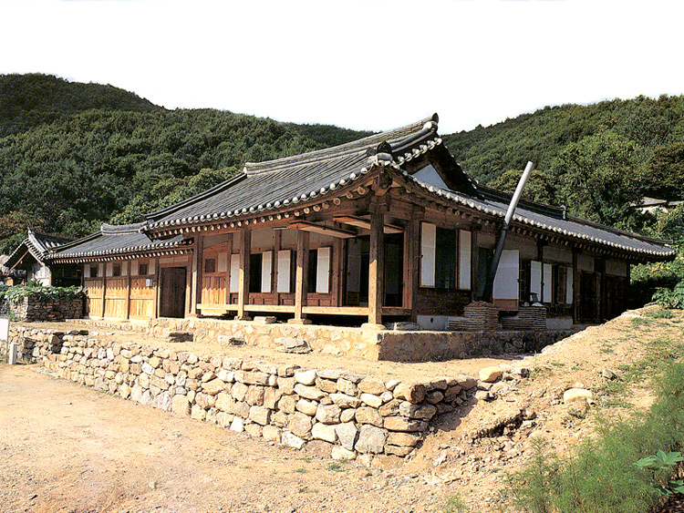 양평군 서종면 이항로 선생 생가의 한옥 전경