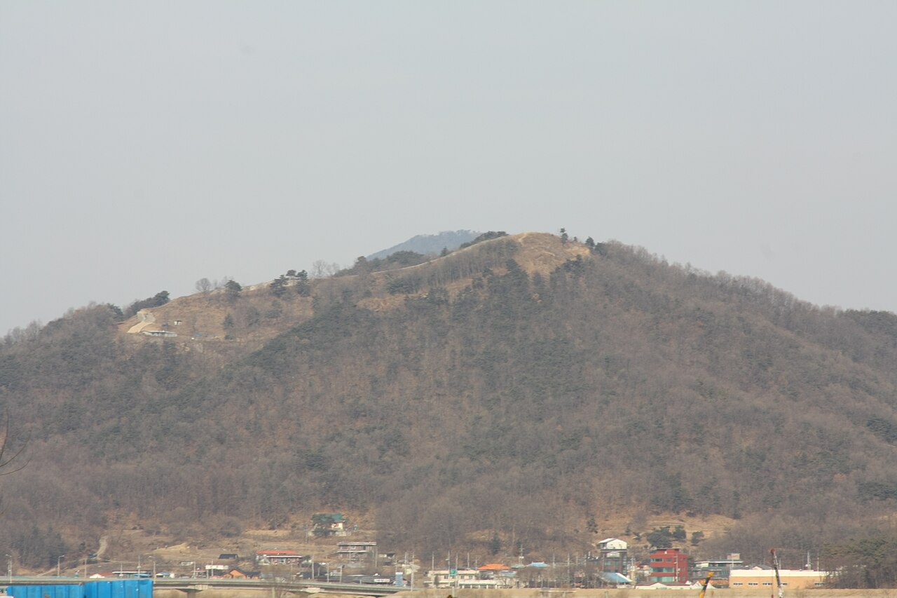 여주 파사성 파사산 전경, Eggmoon 촬영 2011년 2월 9일 자료사진